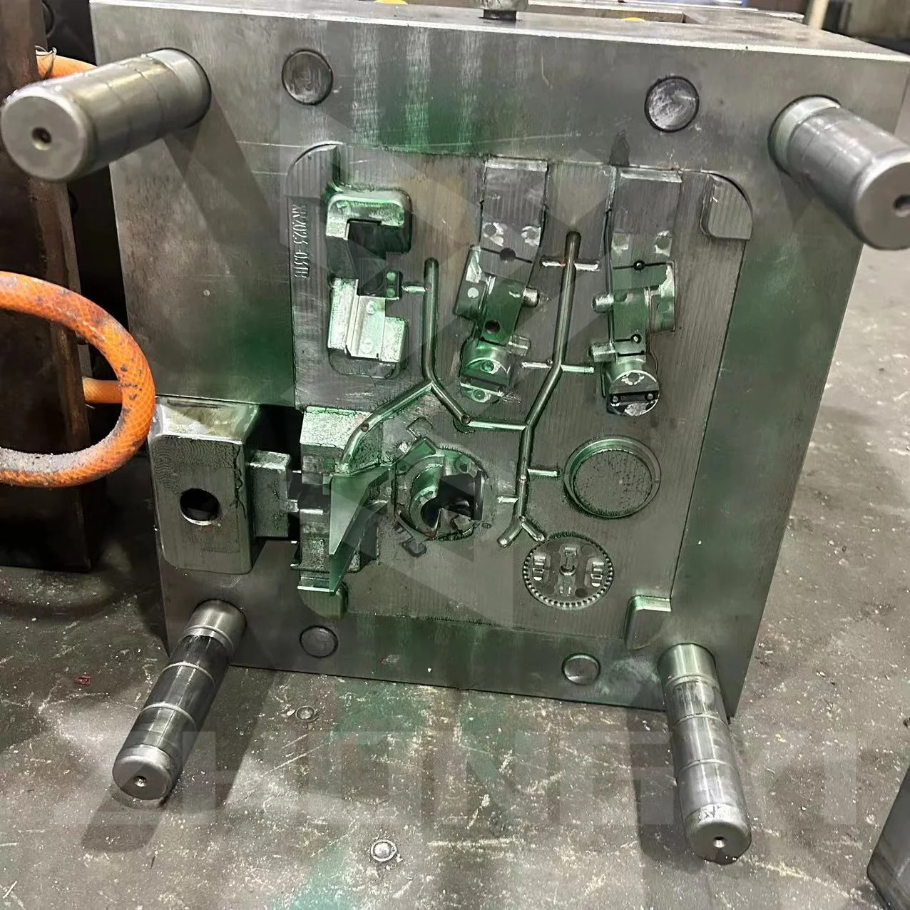 Factory Mouldings Designer Service Mould Making Custom PP PC ABS Parts Manufacture Plastic Injection Mold Price