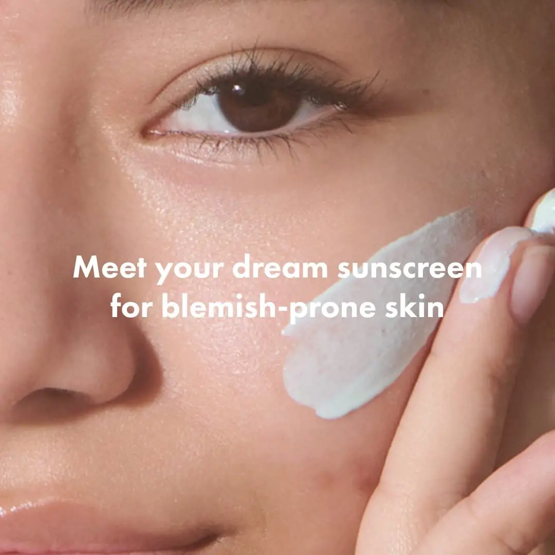 Green tint superlight mineral sunscreen SPF 30 for blemish acne prone skin