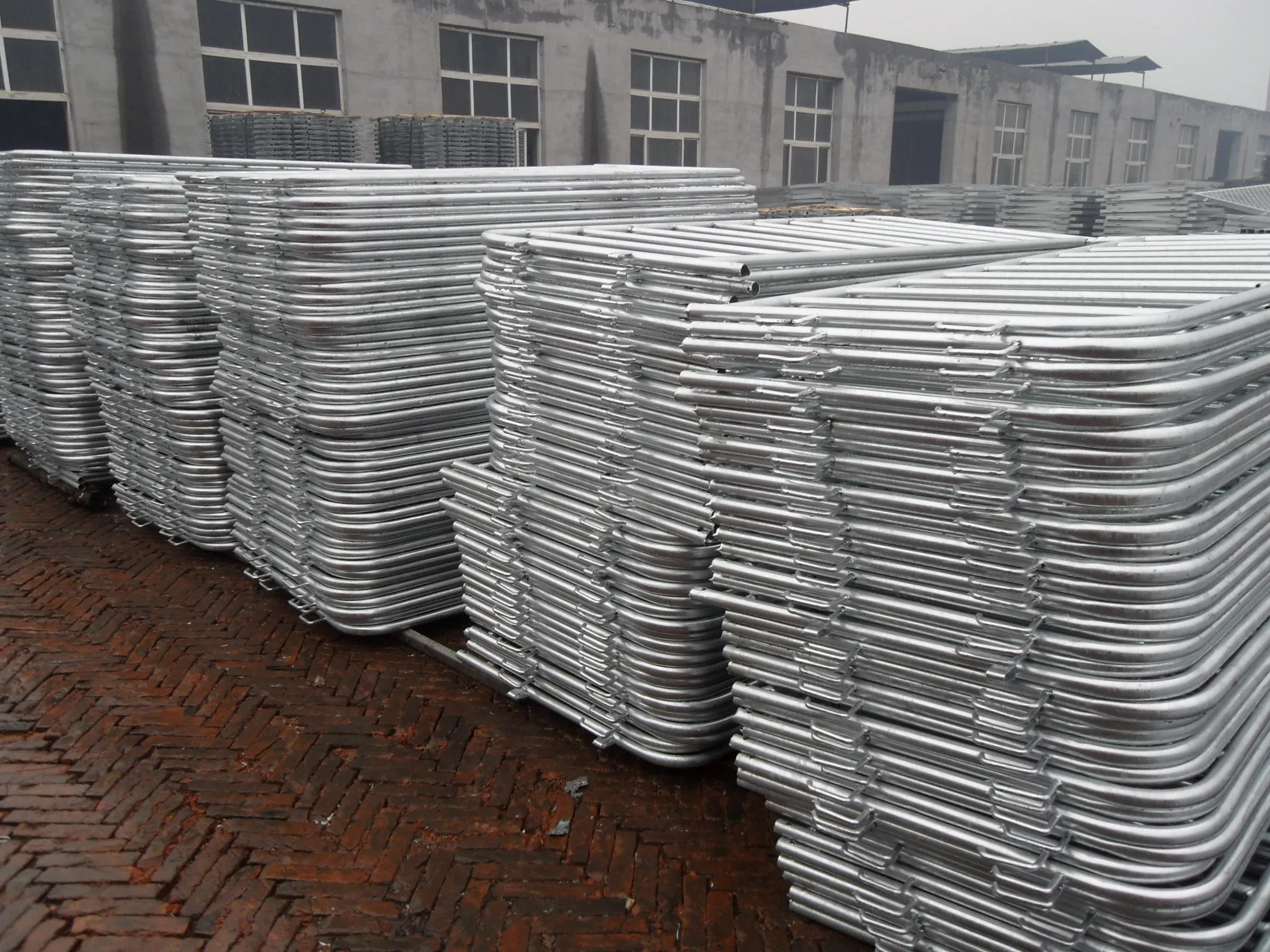 reliable quality crowd control barriers/widely used in the crowd control in kinds of events/made from round tubes and railings