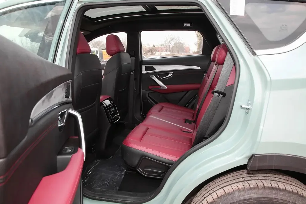 JETOUR X70 C-DM 2024 model 1.5TD DHT Voyage edition PRO, Mid-size SUV 1.5T 156HP L4 Plug-in Hybrid, 5 doors 5/7 seats