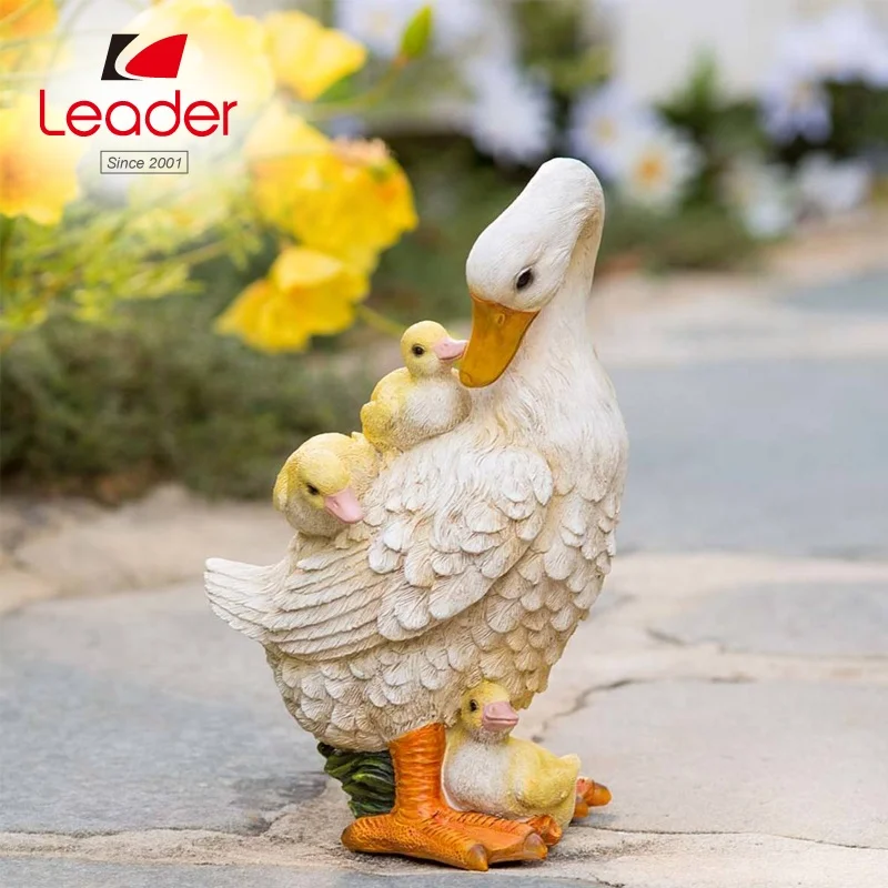 Lovely Garden Decor Polyresin Cat Statue Figurine Resin Mama Cat Kissing Kitten Sculpture