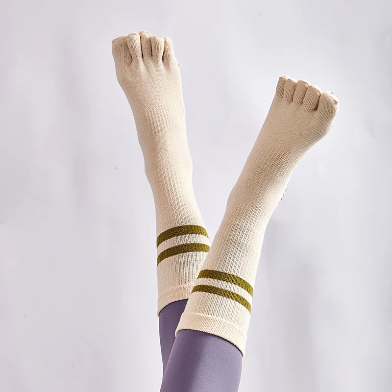 Custom Logo Non-Slip Yoga Socks Pilates Compression Cotton Tube Ankle Socks with Crew High for Spring Season Compression Socks