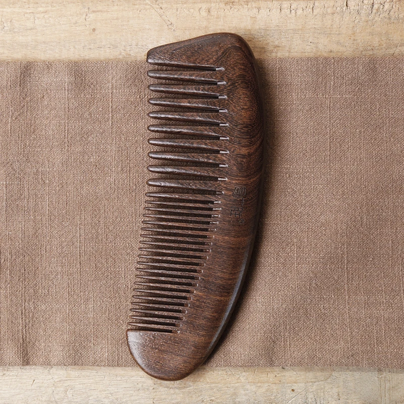 Sandalwood comb Souvenir  Gift doll woodcarving art production Wood carving handicraft manufacturer