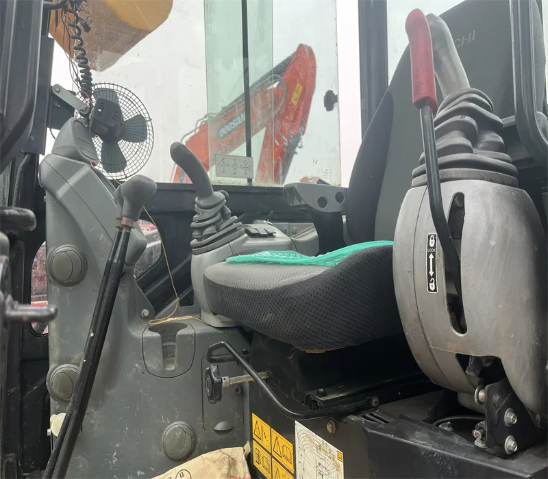Hitachi Zaxis 55 Japan Used  5.5 ton Hitachi zx55/zx55u/zx55us/zx55usr Mini Excavator Rubber Track Digger for Sale