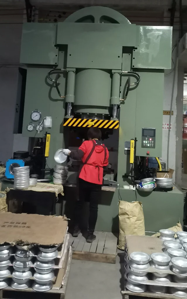 Cheap Price 3000T hydraulic press machine for cookware induction plate for easy installation