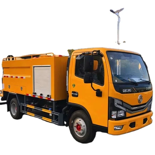 Camion de limpieza a alta presion Dongfeng en venta, 5 CBM, precio de fabrica para destapar alcantarillas.