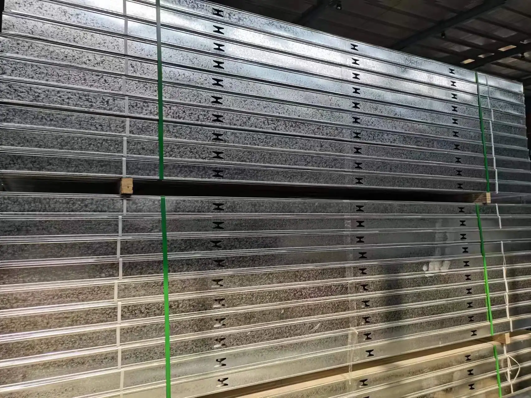 Galvanized steel profile 3 5/8inch track and stud cw uw profile steel stud