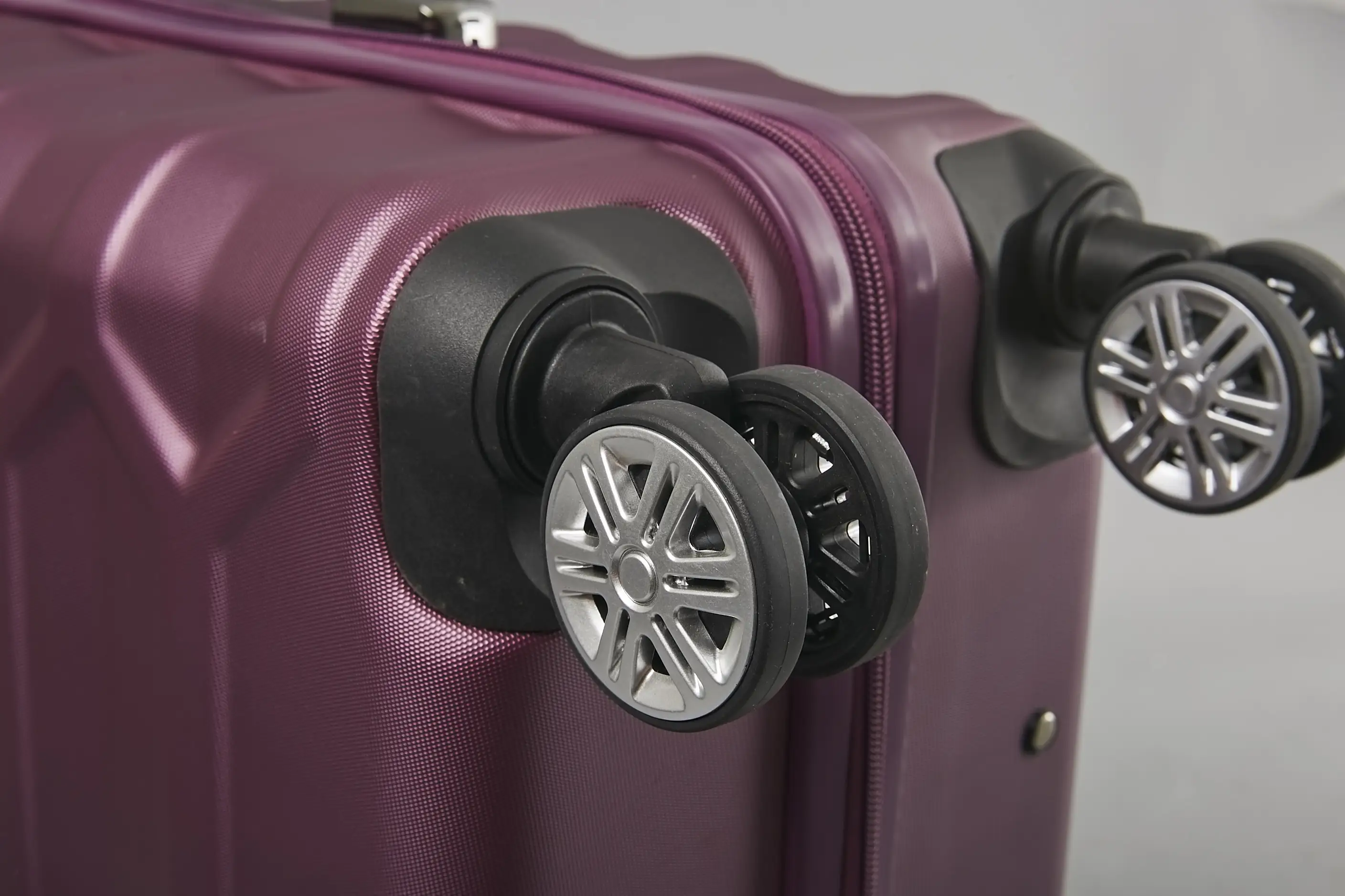 High Quality ABS Luggage Carry On Suicase Airport Travel Design Luggage With TSA Lock