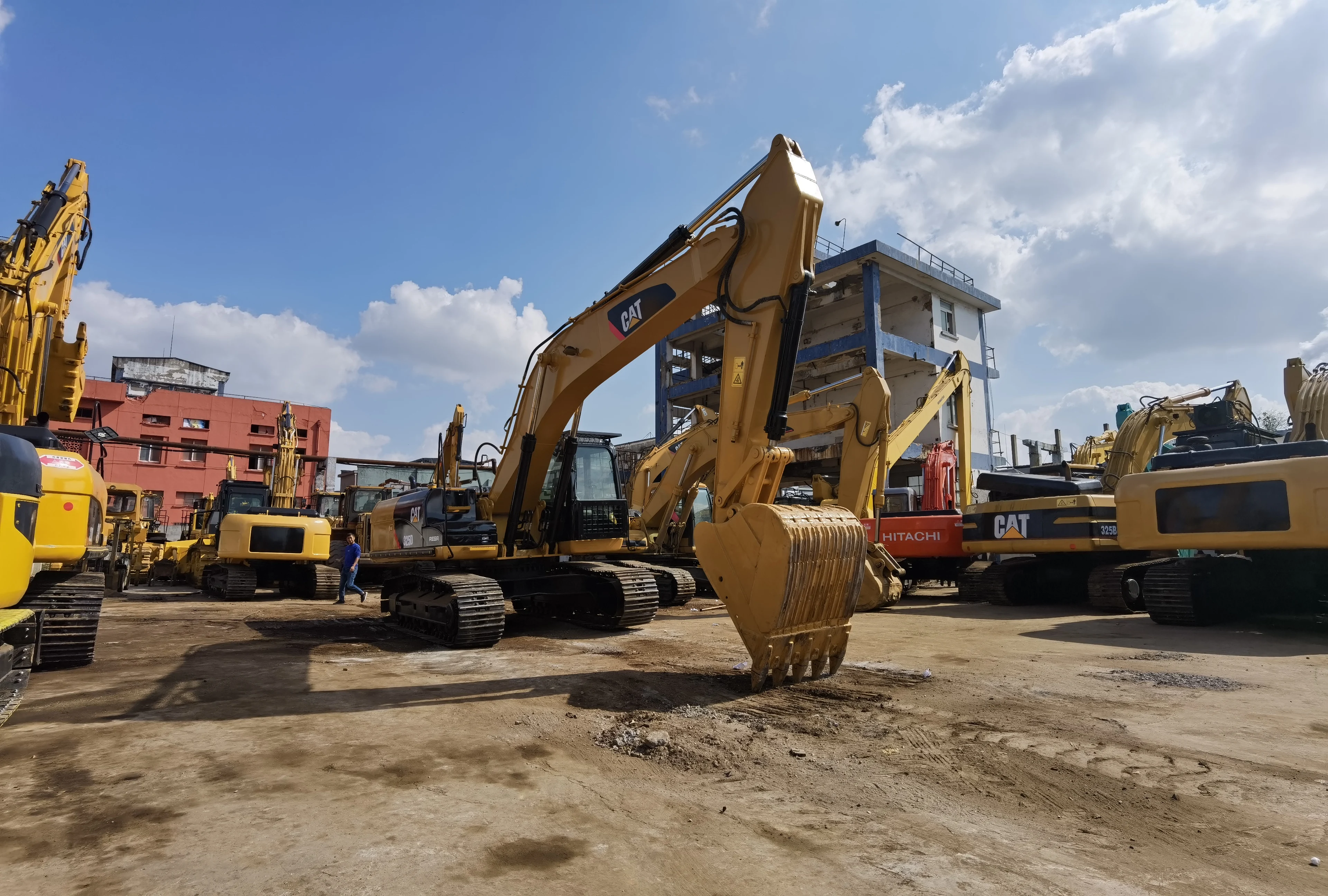 Second hand cat 325d 315d2 315d2l high quality crawler excavator 15ton caterpillar digging machine 325d construction machinery