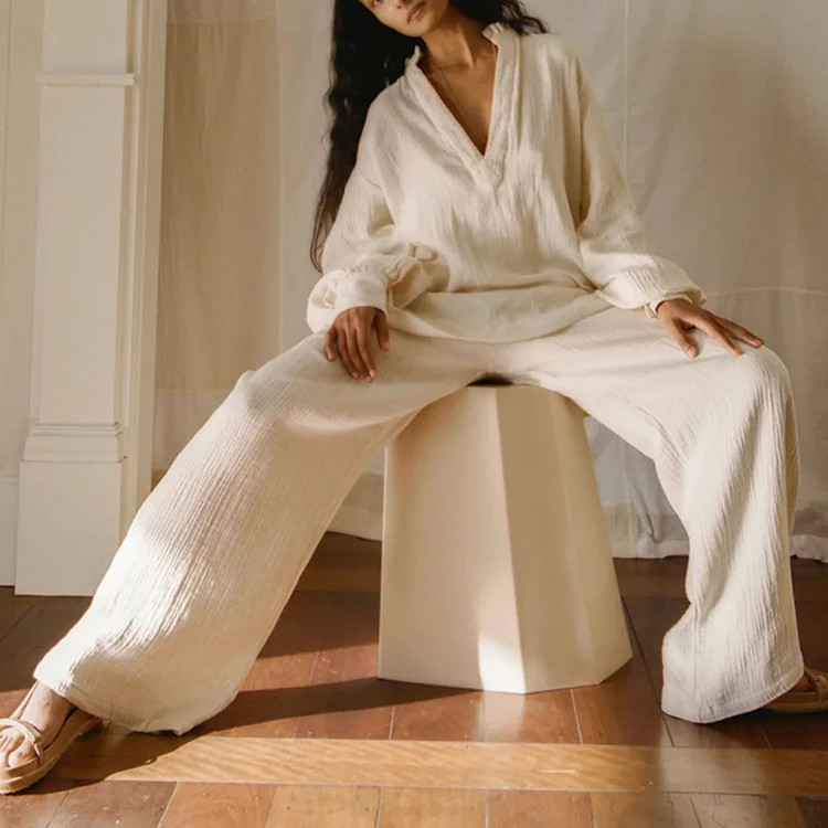 OEM Factory Home Lounge Wear Cozy Ivory Relaxed Loose Fit Pleated Cotton Gauze Deep V Neck Two Piece Pants Set 2 Piece Set Women
