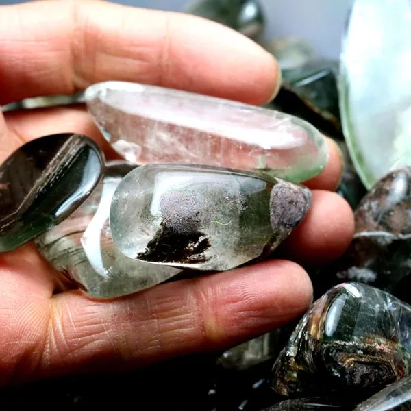 Natural Phantom Crystal Quartz Gemstone Green Chost Crystal Tumbled Stone