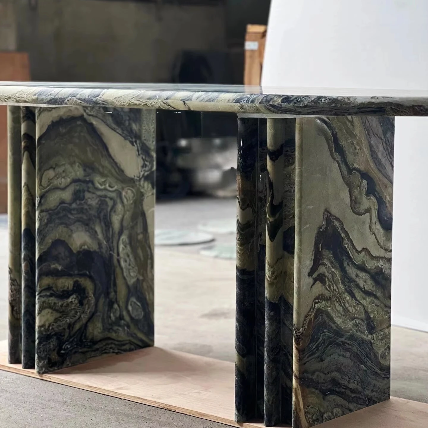 HZX Dark Green Marble Staircase Tile Luxury Natural Stone for Villa Decoration Tea Table Top Dining Outdoor Use for Hotels