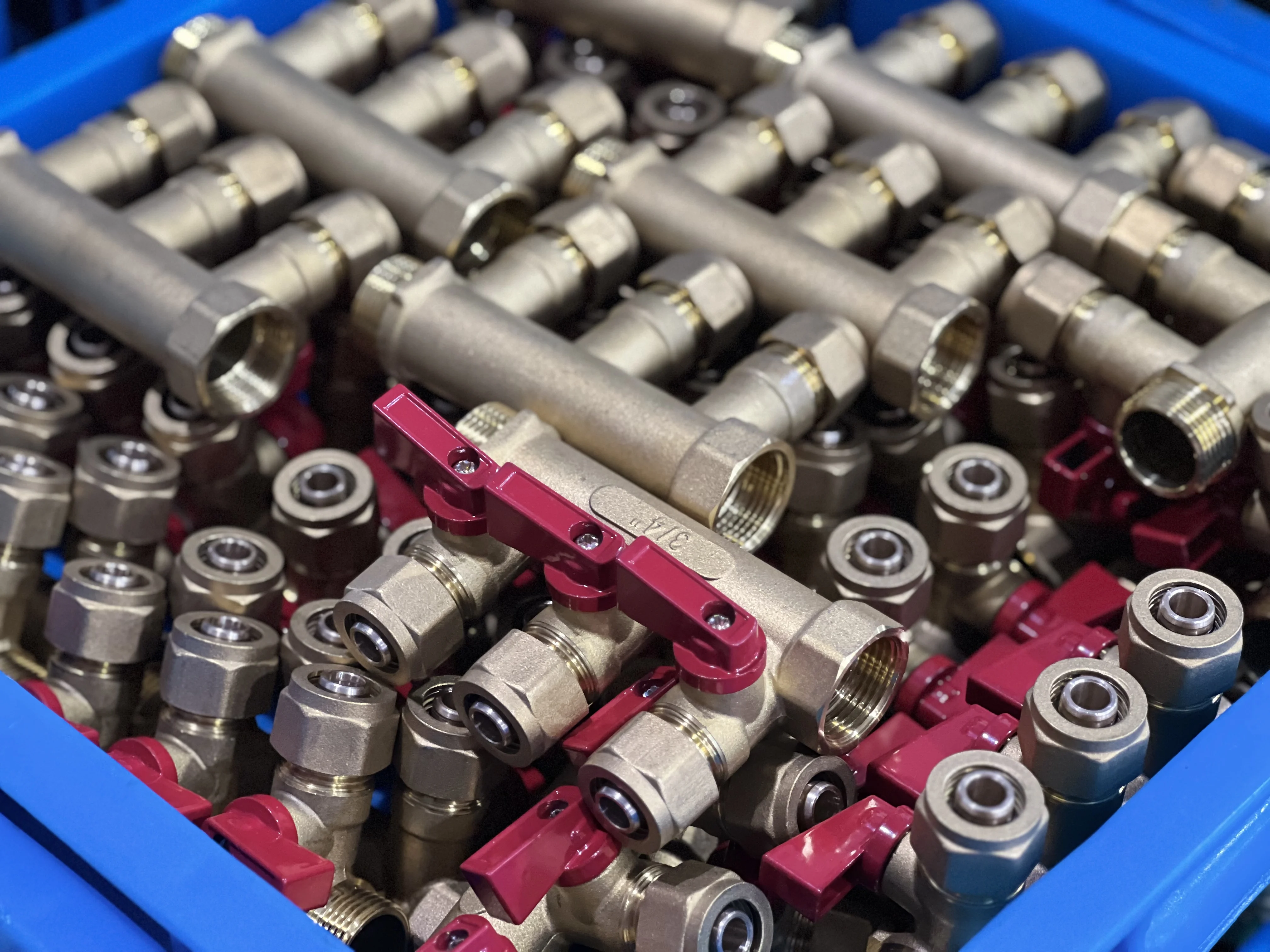 IFAN Manufacturer OEM ODM Forged Floor Heating Plumbing PEX Pipe Brass Water Manifold