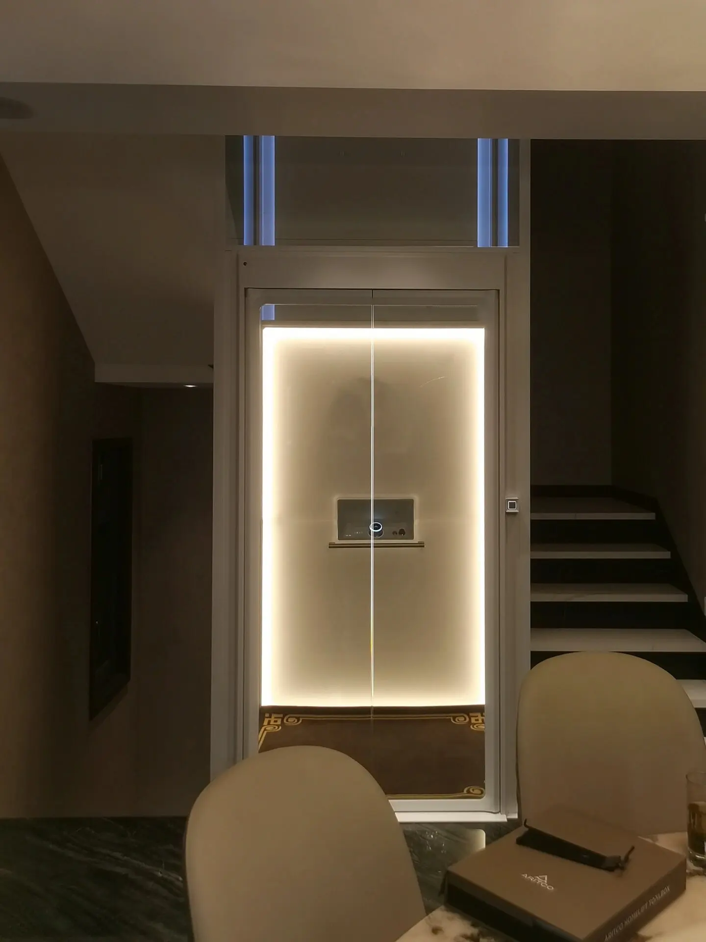 Ce Certified 9m Three-Floor Residential House Electric Small Home Elevator Lifts for Villa and Warehouse Price