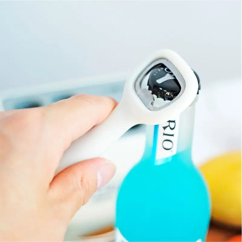 Set 6 Small Kitchen Accessories Hand-Design Clip Brush Kitchen Opener Peeler Scissors Paring Knife Egg Beater Salad Holder