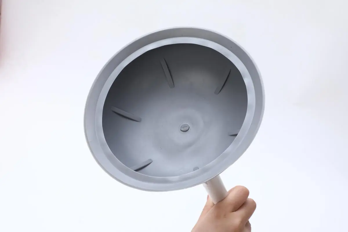 Плунжер для туалетной бумаги