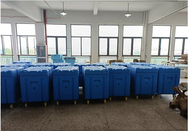 Plastic large dry ice container transport storage box 320 liters rotomolding