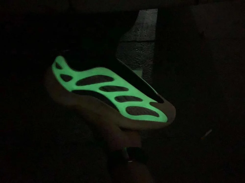 
with original logo & boxes 2020 highest quality yezze 700 boots yeeze v3 azael fashion tennis shoes yezzy casual schuhe sneakers 