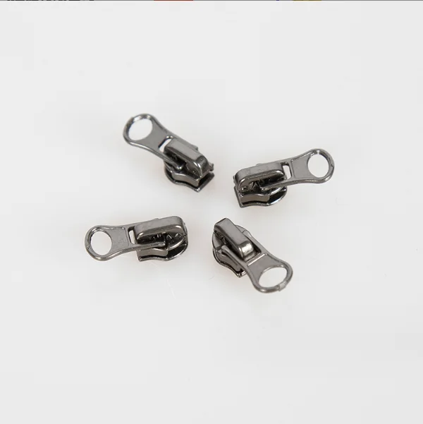 Manufacturers wholesale 3# gun black nylon pull down slider multi-specification pillowcase quilt clothes zipper slide