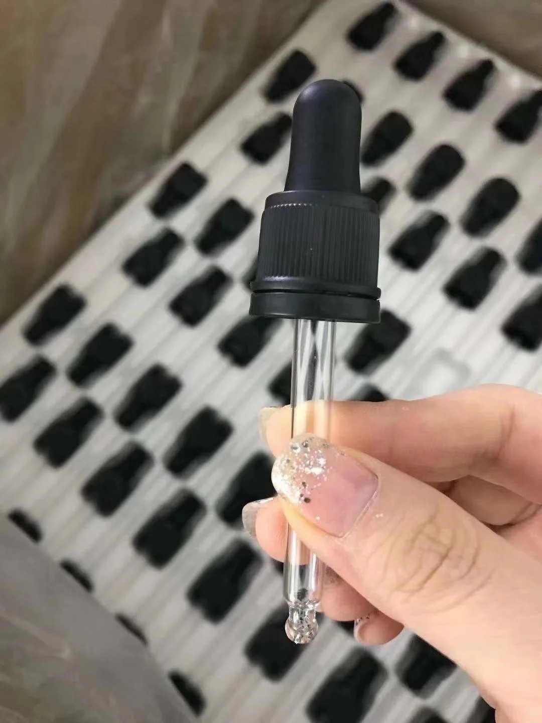 18/410 20/410 22/410 24/400 Matter White Round Head Plastic Dropper