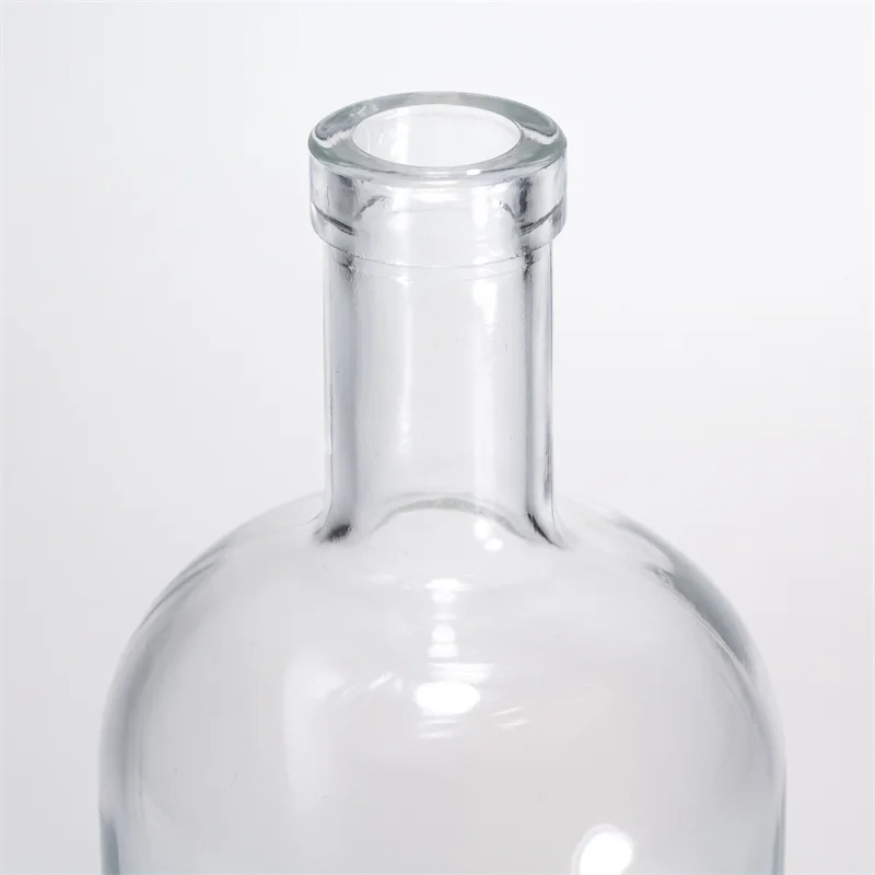 Wholesale 50ml 100ml 200ml Transparent Mini Spirit Liquor Glass Bottle