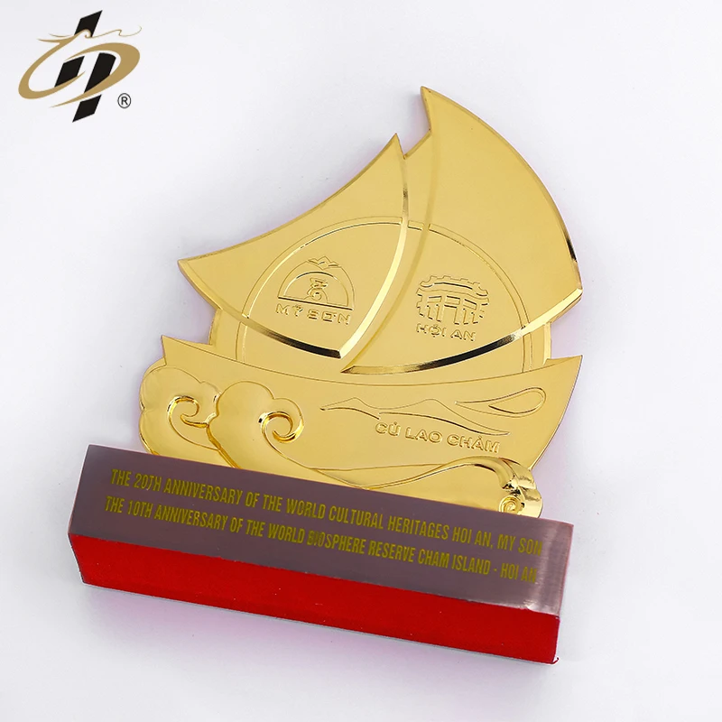 Unique design custom gold plated zinc alloy boat shape award trophy