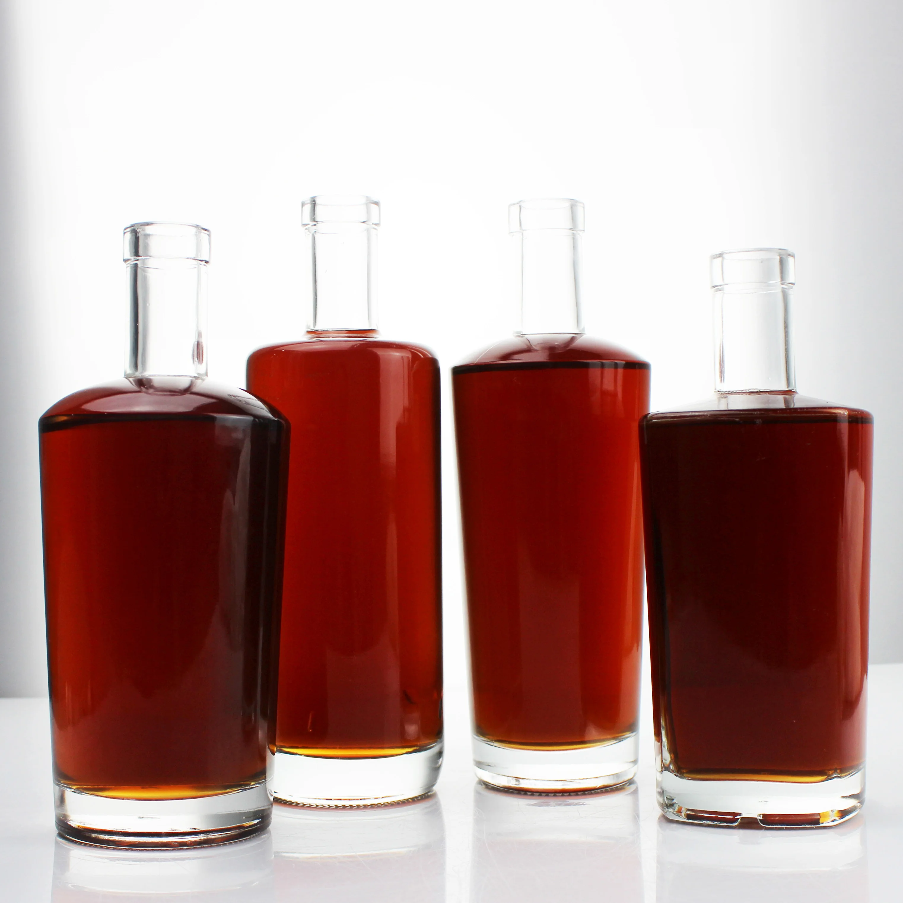 Glass Bottle Vodka Spirit Wine Bottle for Liquor 750ml 1L Customize Glass Unique Shape Liquor Bottle