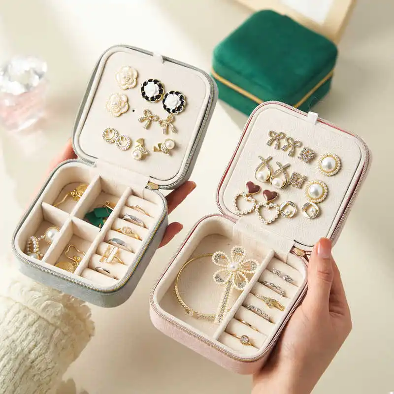 Factory Price Wholesale Small Portable High-Grade Exquisite New Earrings Rings Necklace Velvet Jewelry Storage Box