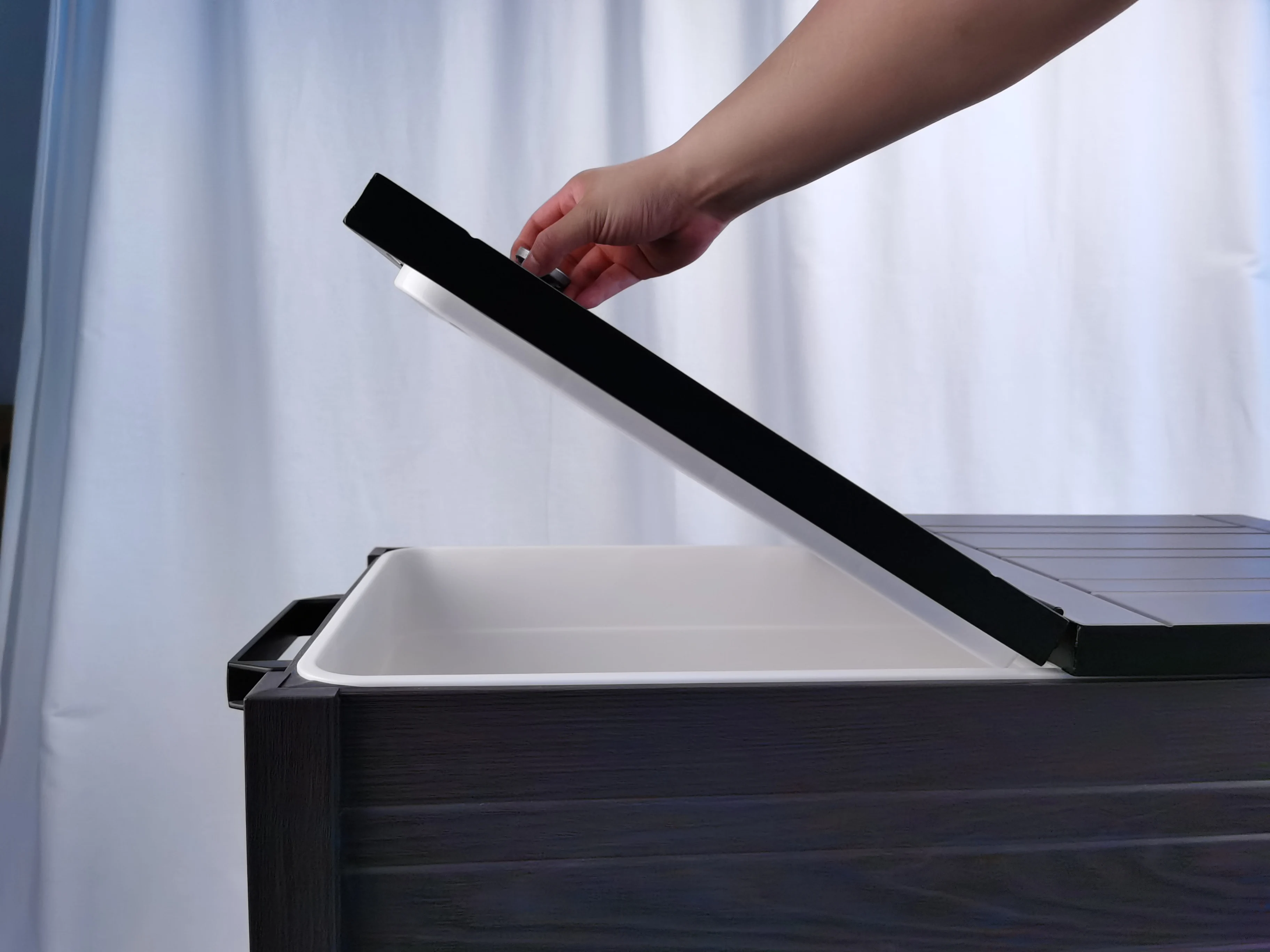 Amazon Top Modern Industrial Style Good Efficiency Custom Brand Logo  60L Metal Ice Cooler Box Ice Trolley with wooden grain