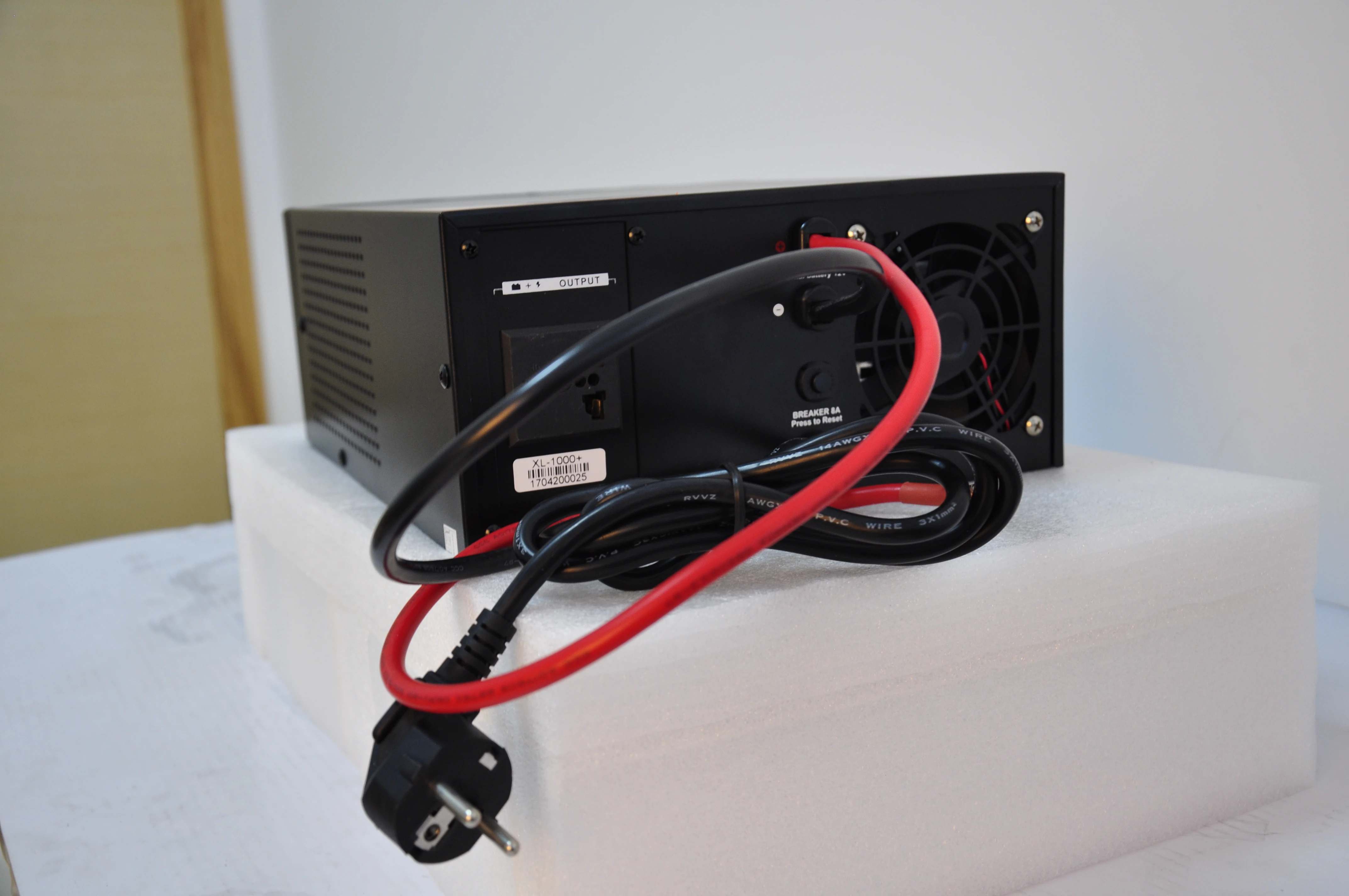 Перезаряжаемый Инвертор постоянного тока в переменный ток UPS 1000 Вт 2000 с зарядным устройством