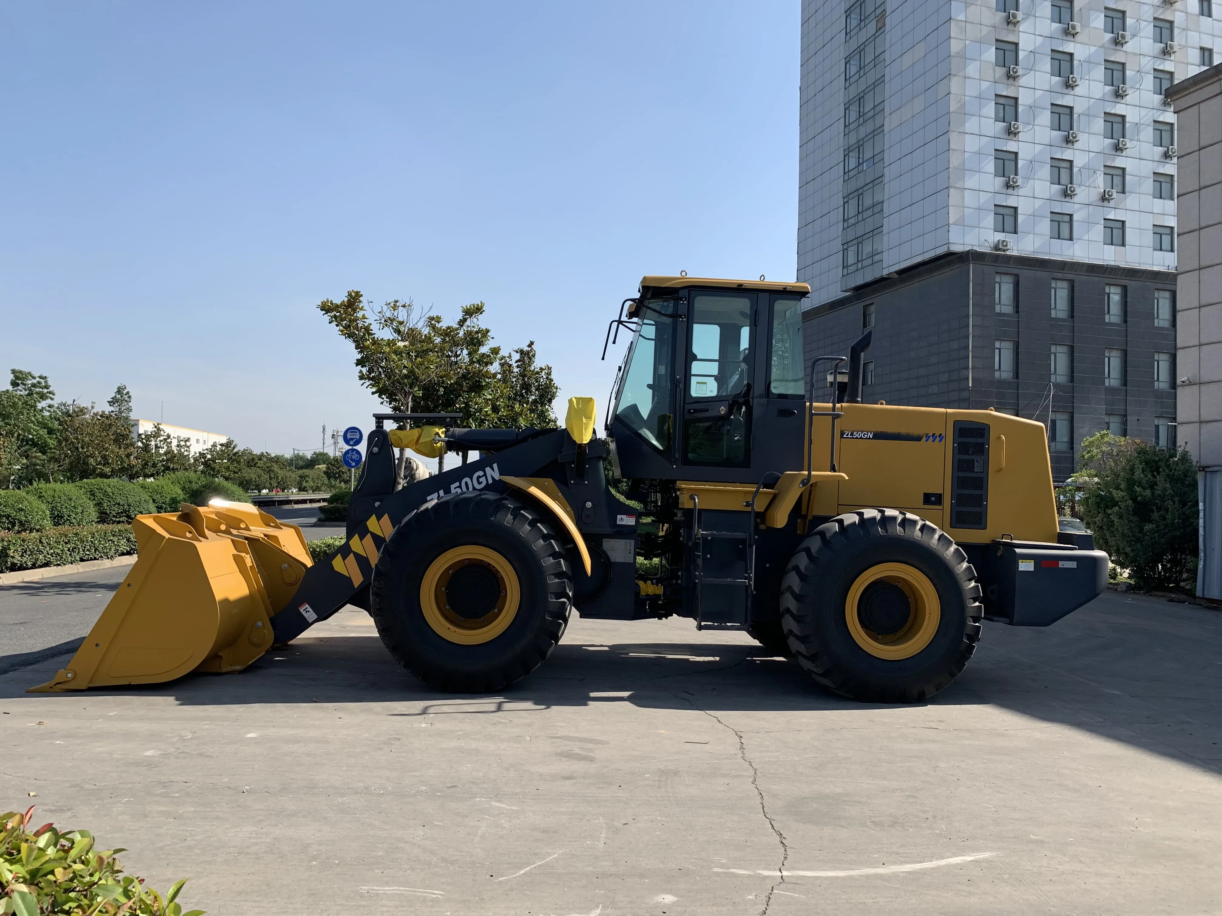 China Hot Selling  Earth Moving Machinery 5.5Ton Rated Load 3CBM Bucket Wheel Loader ZL50GN