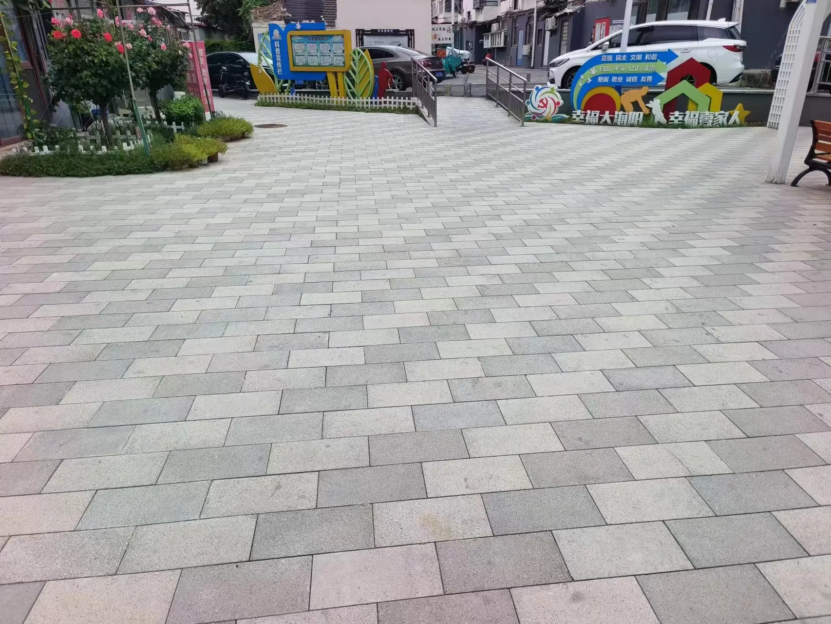 Custom High Quality Eco-Friendly Pc Brick With High Strength And Weather Resistance For Urban Applications