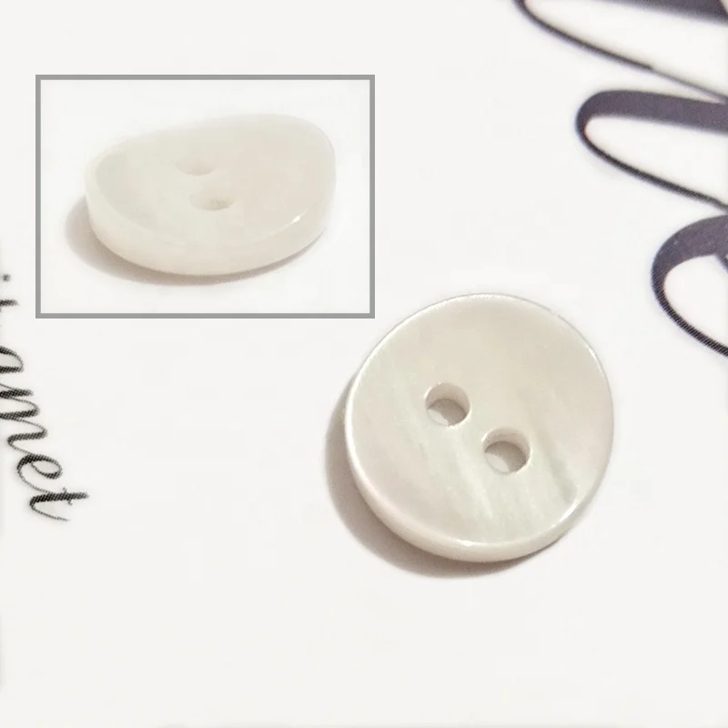 Wholesale colorful round two holes and four holes bread resin buttons for shirt polyester button