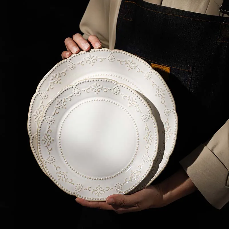 Wholesale 8/10inch Flower Embossed Ceramic Charger Plate Royal Porcelain Dinner Plates White Serving Dishes for Catering