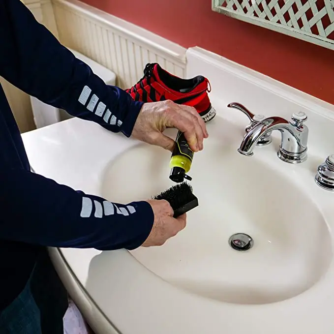 shoe cleaning kit private label footwear cleaner for sneakers, boots 4 ounce bottle and brush shoe cleaning kit