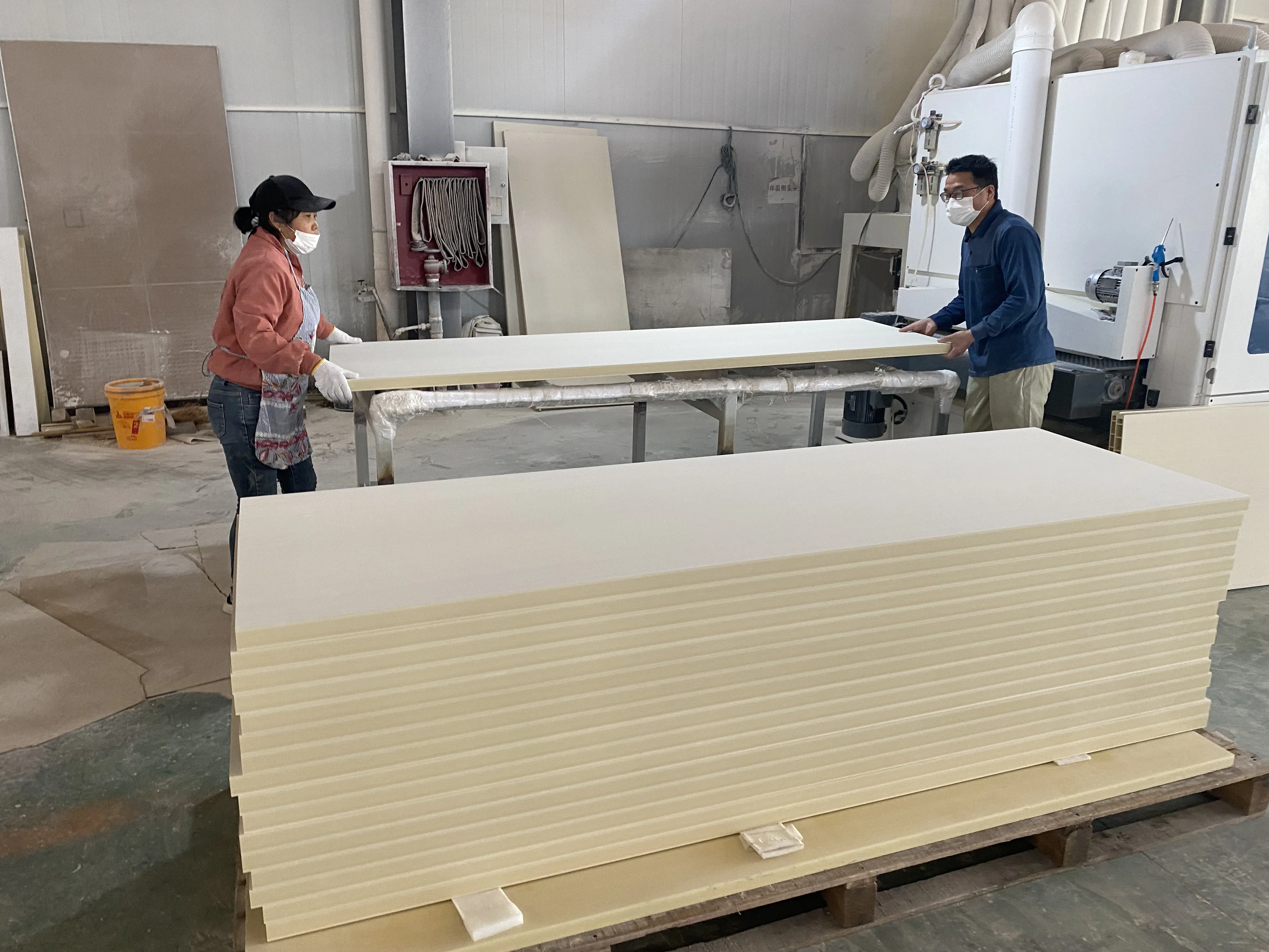 Chinese manufacturers produce environmentally friendly composite WPC skin doors