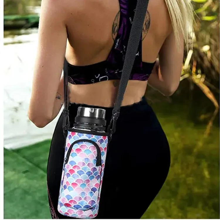Hot Selling 64 oz Neoprene Large Bottle Cover Cooler Sleeve Insulator Carrier Bag Water Bottle Holder with Shoulder Strap