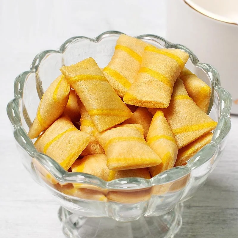 New durian flavor crisp wafer cream crakers durian flavor creamy sandwich crackers biscuits