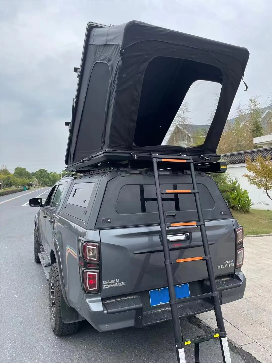 OEM Outdoor 1-3 Person Polycotton Waterproof 4x4 Off-road Travelling Foldable Car Truck Camping Soft Shell Roof Top Tent