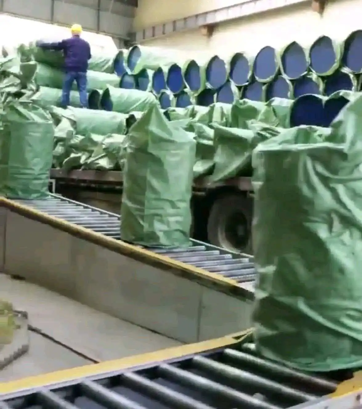 Wholesale 210L Close Head Steel Drum Oil Drum Metal Barrel from factory in Bangladesh and China