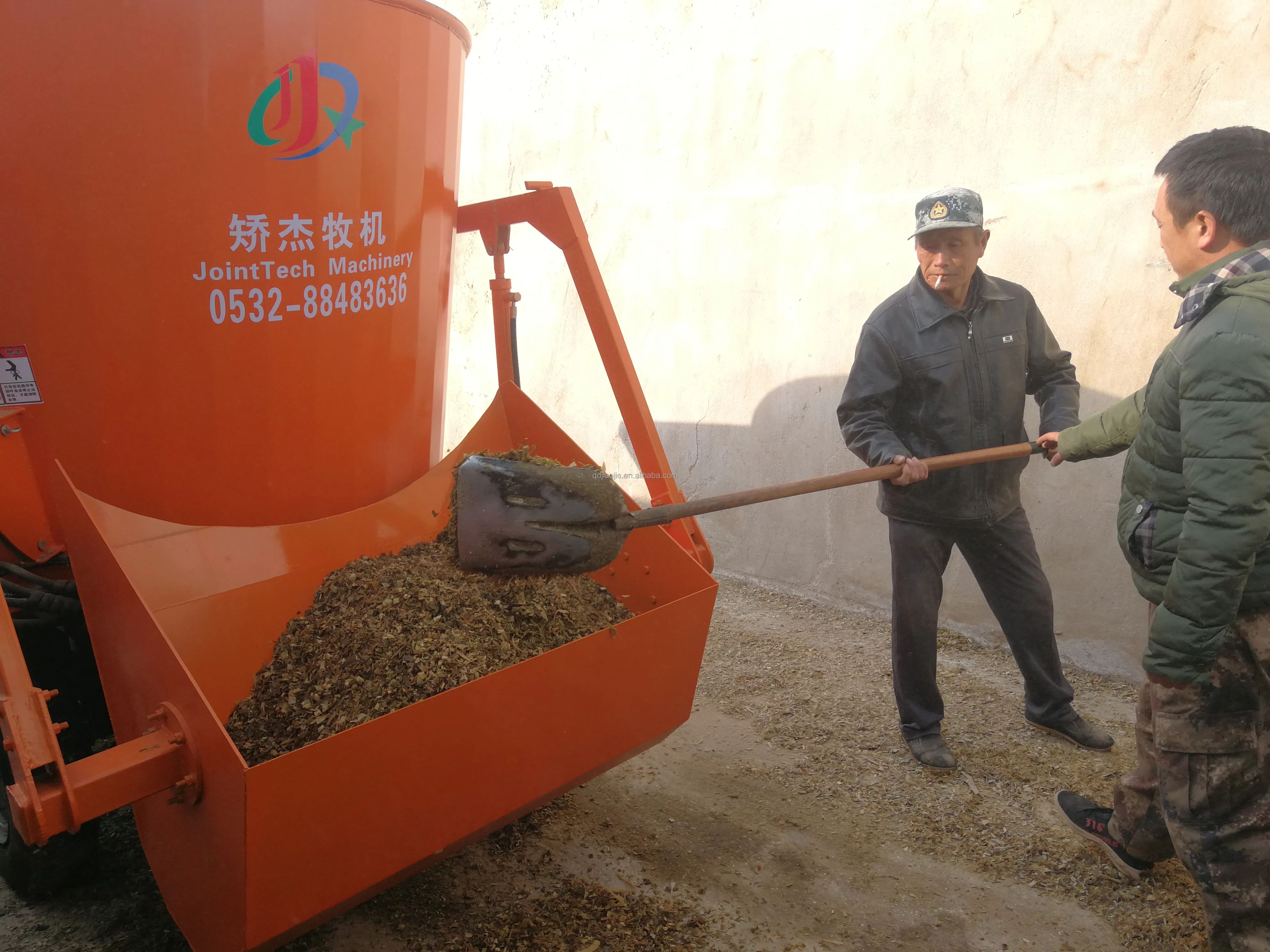 Good quality self loading tmr mixer tricycles feeder mixer vehicle cattle farm equipment