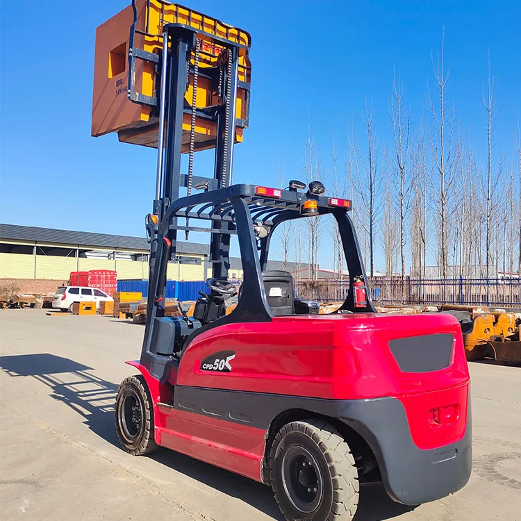 China Manufacturer Triple Mast 6000mm Lift Height Hydraulic Forklift Truck Solid Tyre New 3tons Diesel Forklift