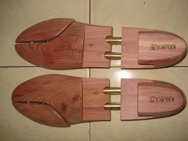 Wooden Shoe Trees / Shoetrees & Wooden Shoe Stretchers in Cedar/Beech/Birch/etc. For Men & Women double tube