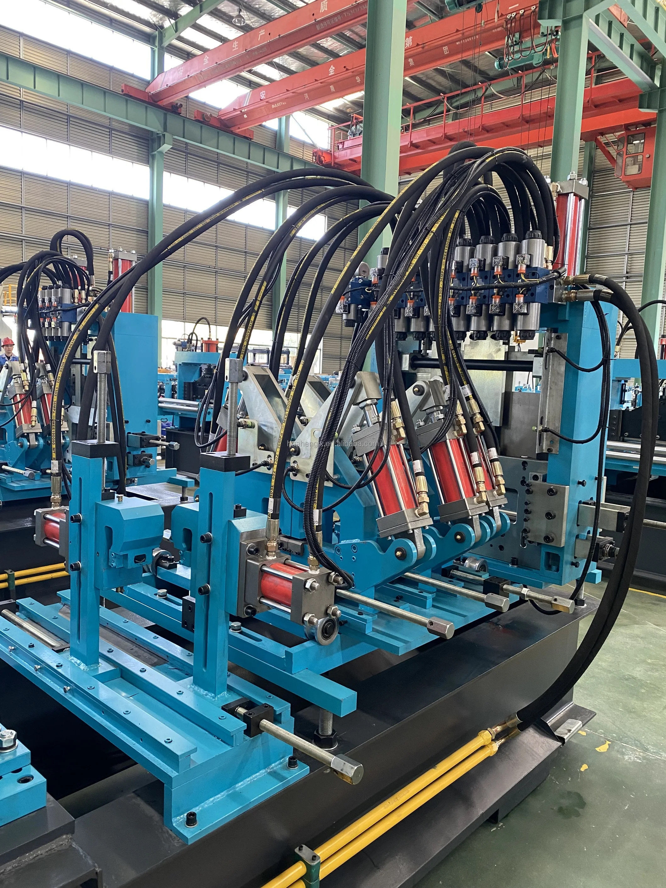 Prefab house building materials full automatic changeable CZ purlin machine in steel frame cheap price for hot sale