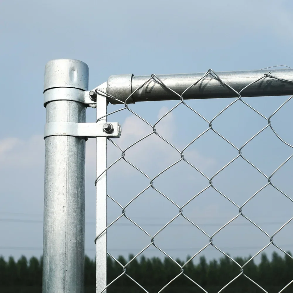 Manufacturer Low price galvanized chain link fence diamond wire mesh for metal fence football ground net
