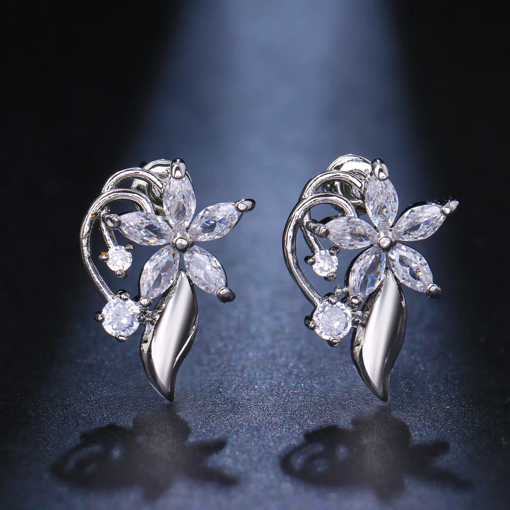 EMMAYA Elegant Minimalist Flower Women Fashion Earrings Party Accessories Platinum Plated Zircon Crystal Stud Earrings Wholesale