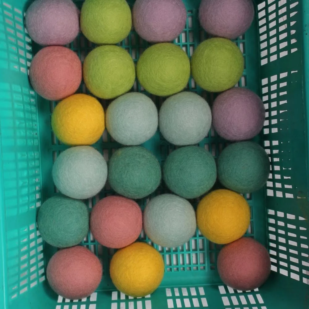Fashion Handmade Felt Craft Eco friendly Laundry Balls - XL Premium Reusable Natural Fabric Softener