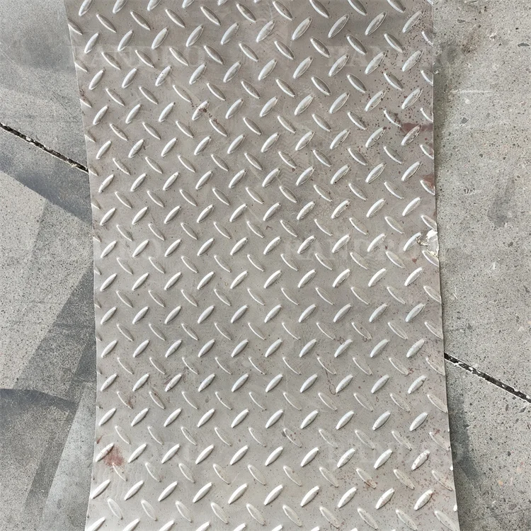 1m 1.5m Stainless Steel Diamond Pattern Sheet Metal Embossing Checker Plate Embossing Machine For Metal
