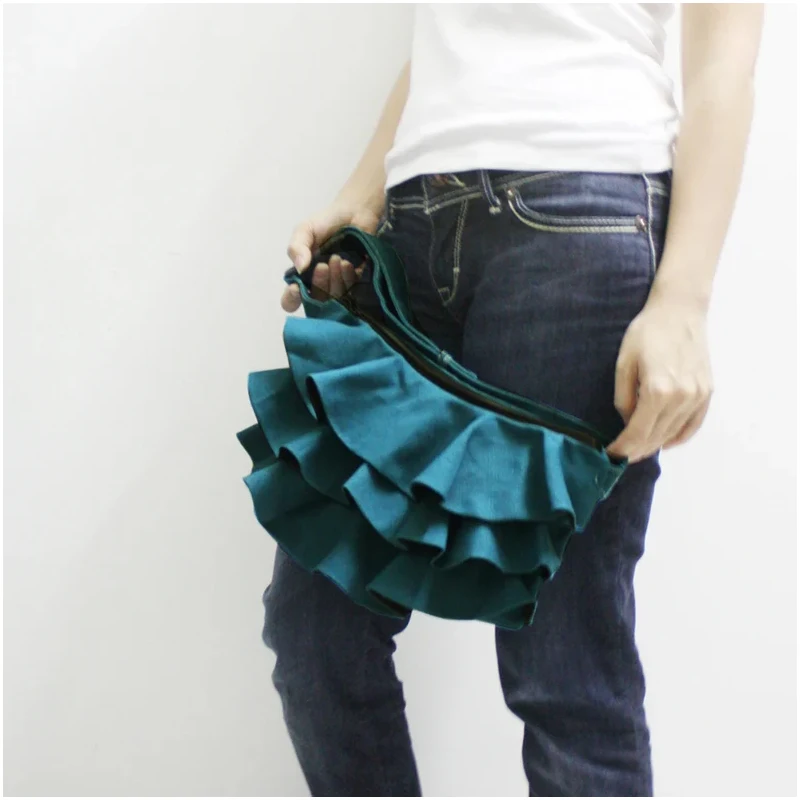 Designer version Wholesale Custom Fanny Pack Travel Sling Bag Canvas Waist Purse  Ruffle Chest Bag for women