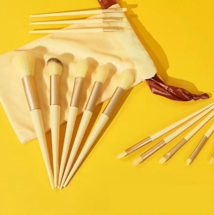 Wholesale Unique Bling Luxury Makeup Brush Set 13 pcs Quality Soft Vegan Professional Makeup BrushSet Vendor